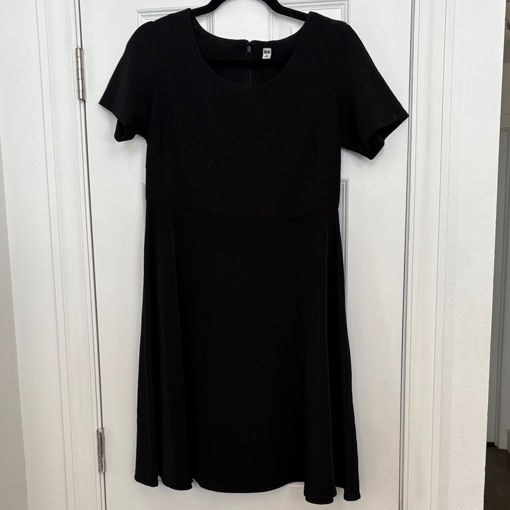 Uniqlo Black Mini Dress with Full‎ Skirt M